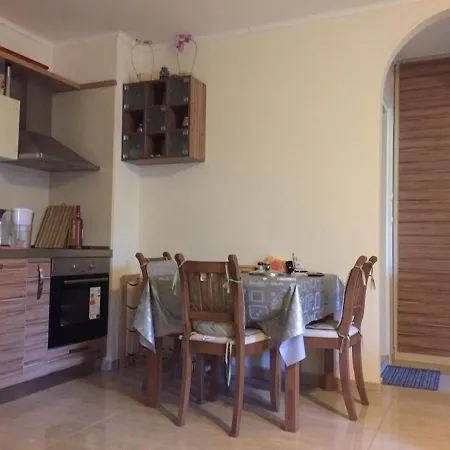 Esteban Apartment 아파트 네세부르